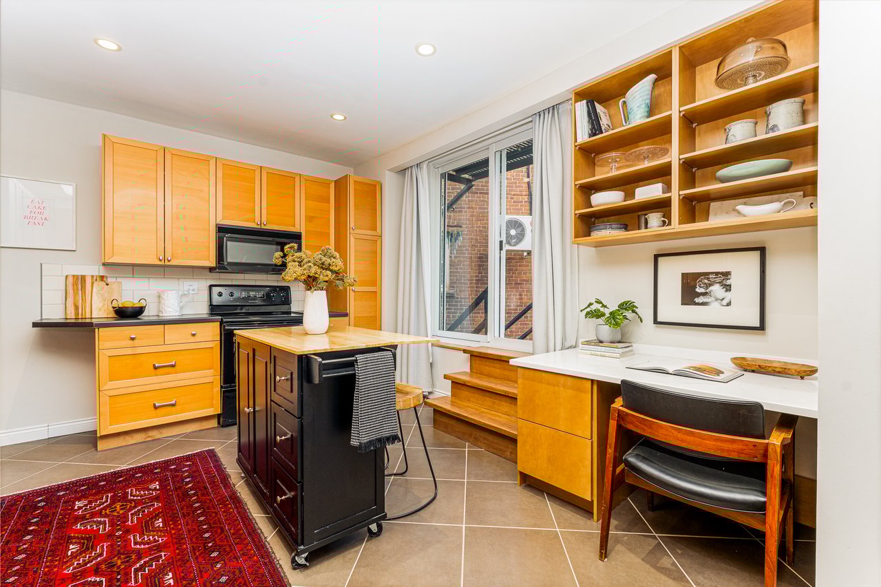 48 Lockwood Rd