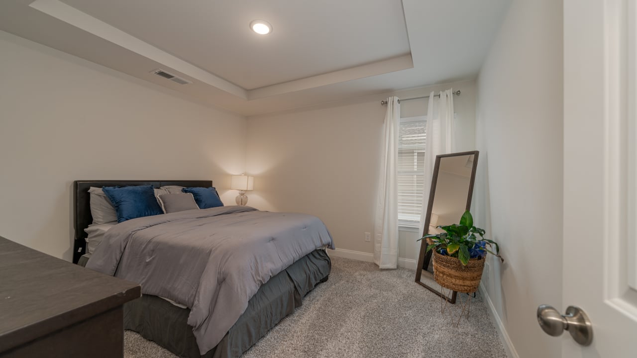 5 Bedroom Gorgeous Home! Lots of Space!!
