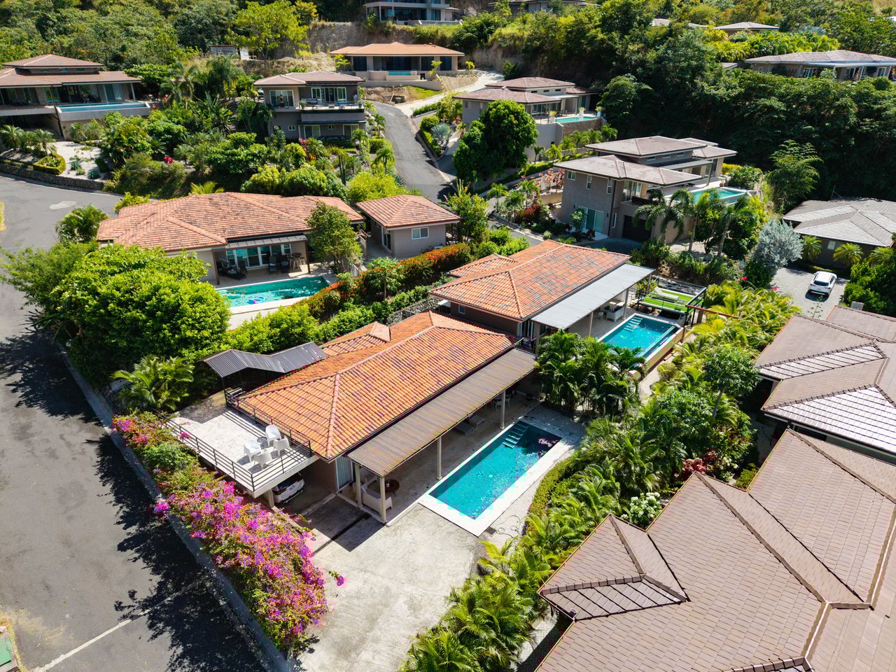 Casa Dos Cocos | Welcome to Dos Rios 44A and 44B, in the beautiful and sought after community of Mar Vista!