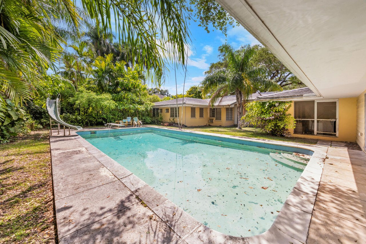 74,052 SQFT Lot in Coconut Grove