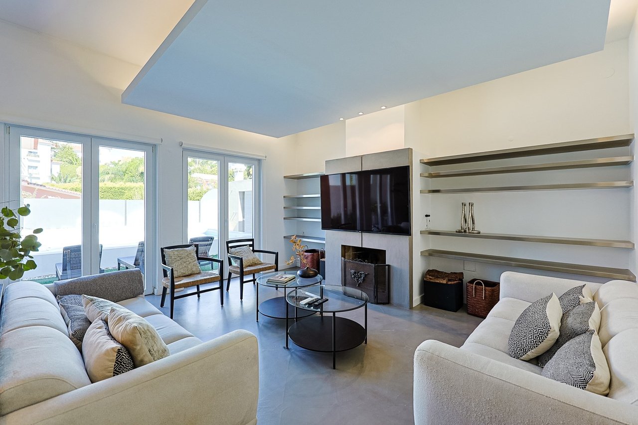 Stylish Renovated 5-Bedroom Villa with Pool in Monte Estoril’s Prestigious Avenida de Portugal