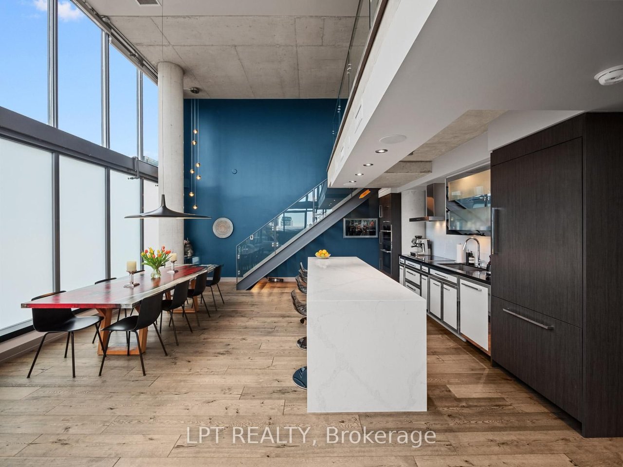 PENTHOUSE LUXURY IN KING WEST