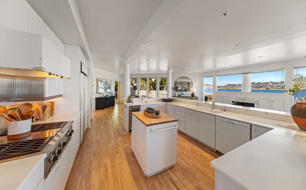 Sweeping Views Across the Bay