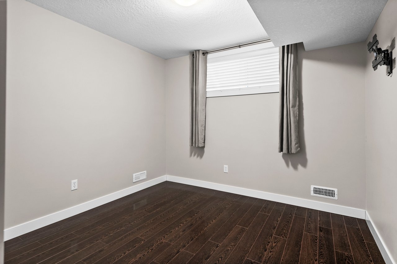 207 Royal Oak Bay NW