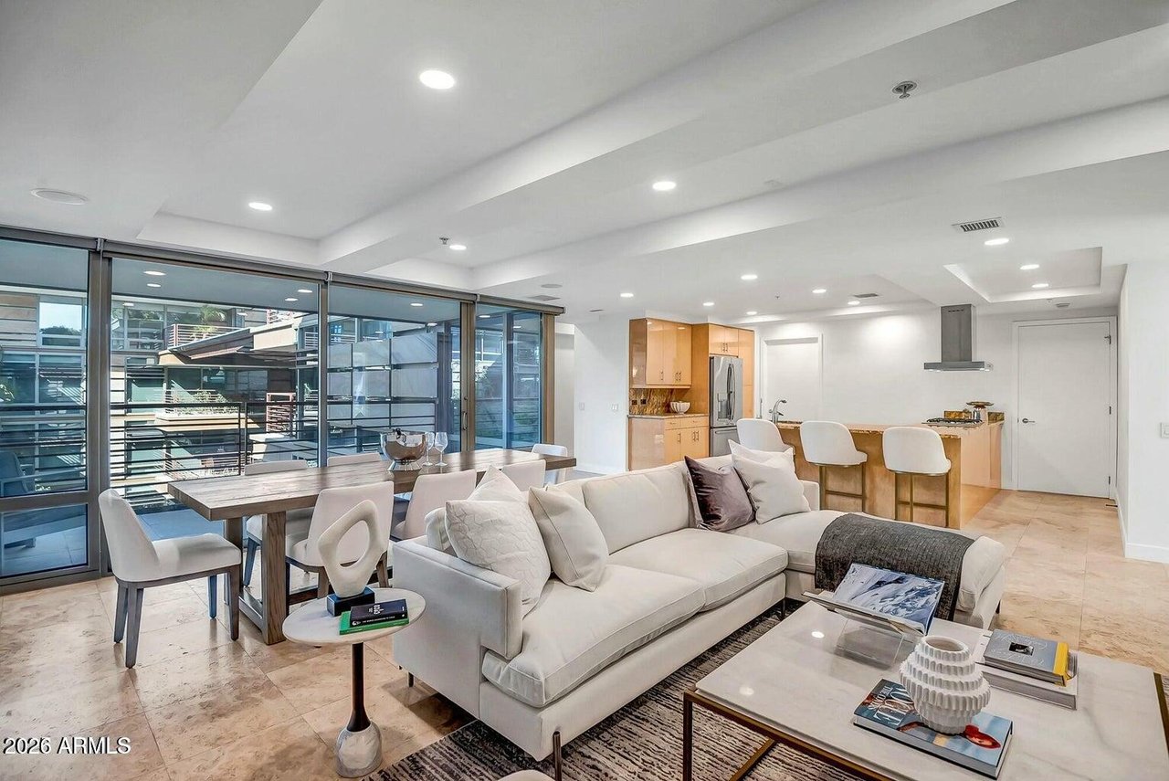 7121 E Rancho Vista Dr, #5011