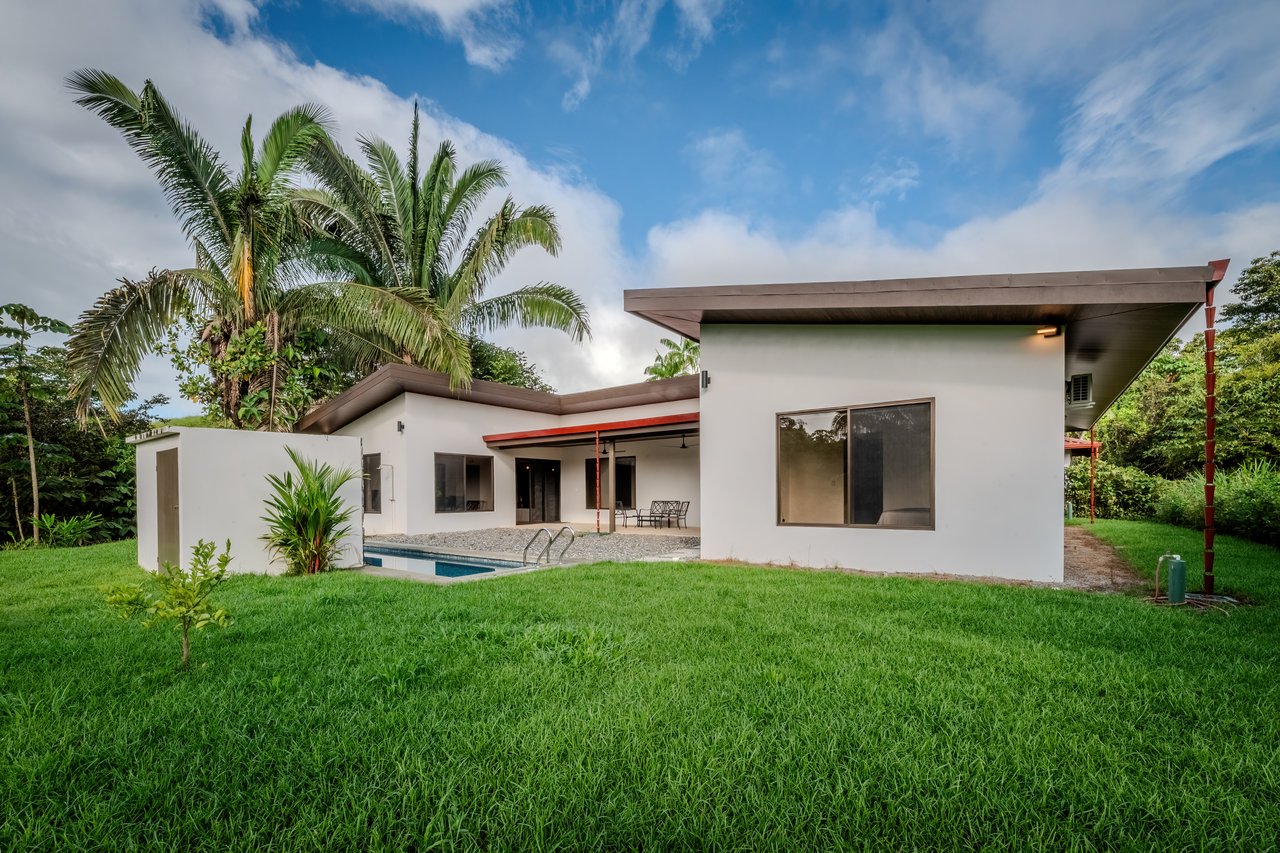 Brand New 3 Br, 2.5 Ba | Swimming Pool, High Ceilings 