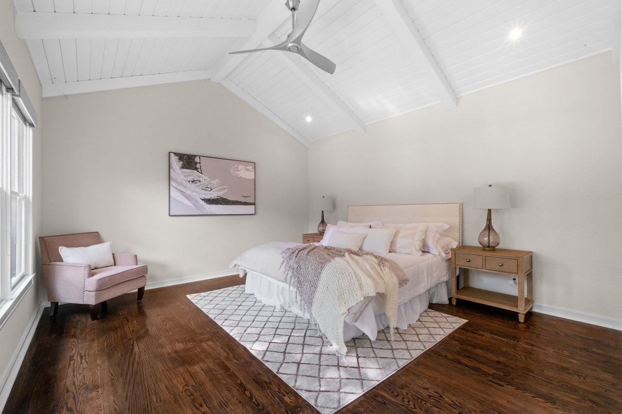 Luxury Property in Olmos Park