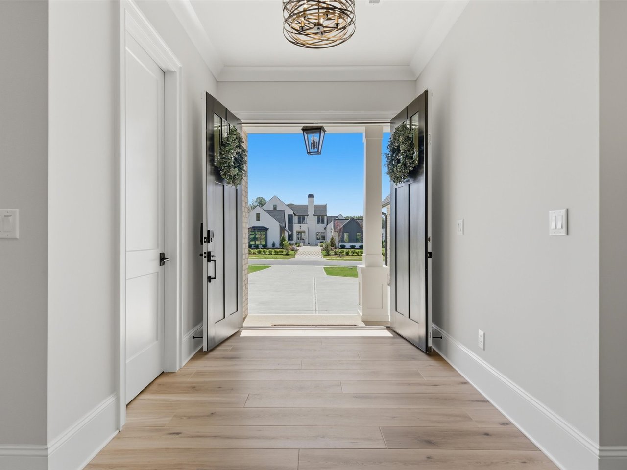 1008 Broadmoor