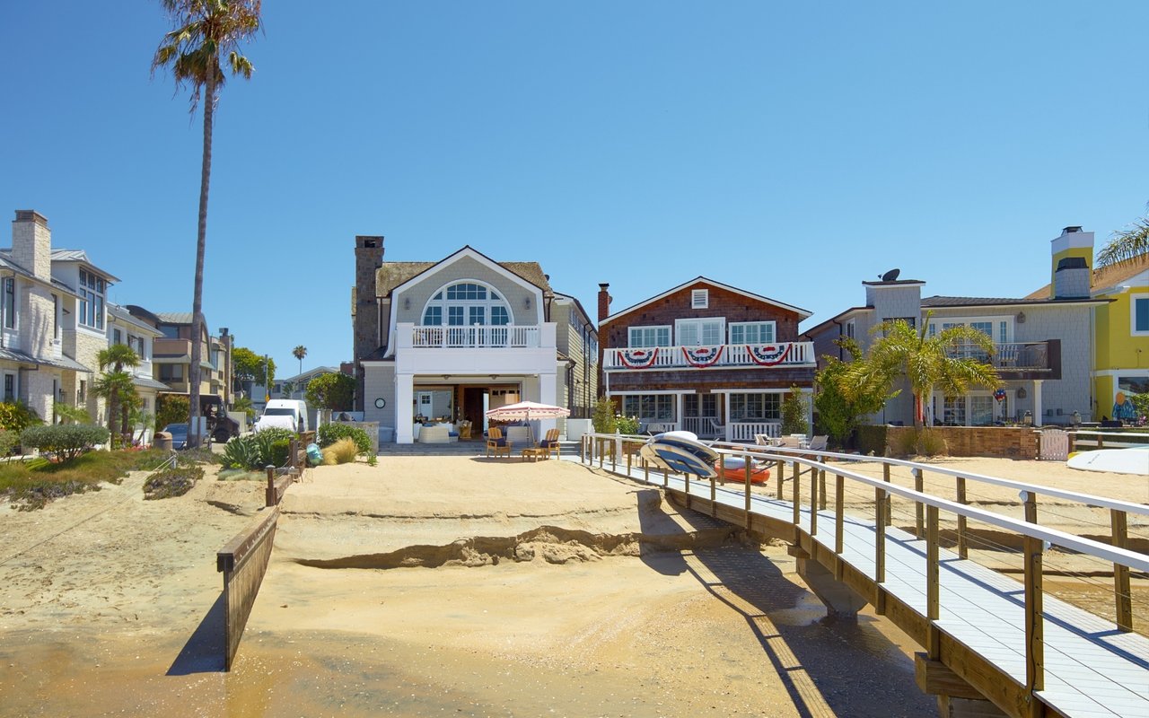 1324 E Balboa Boulevard