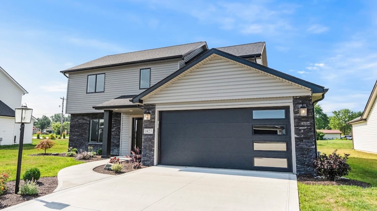 1423 Herdsman Blvd