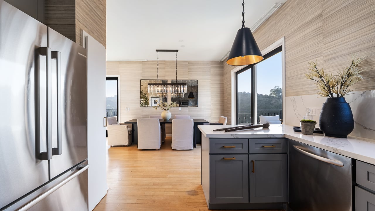 2591 Leicester Dr, Hollywood Hills