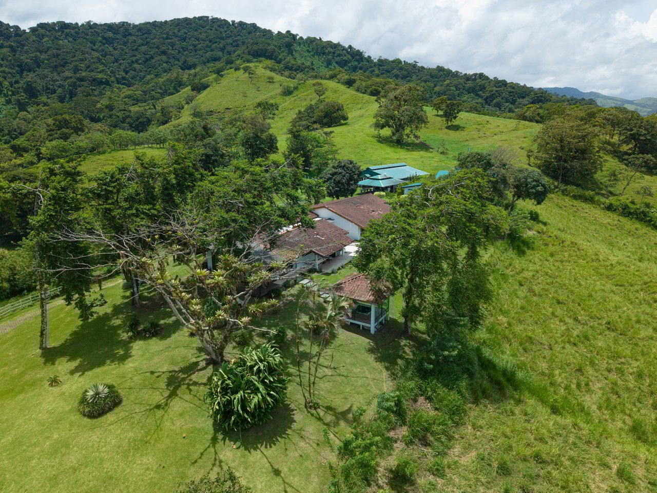 Rio Chiquito Ranch & Villas | 143-Hectare Ranch Estate with Villas, Forest & Full Infrastructure in Tilarán, Costa Rica