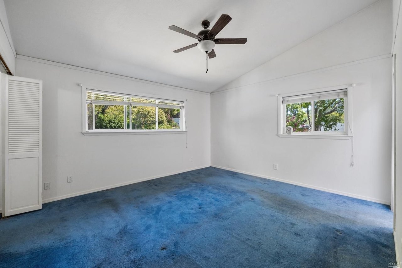 1132 Sir Francis Drake Blvd