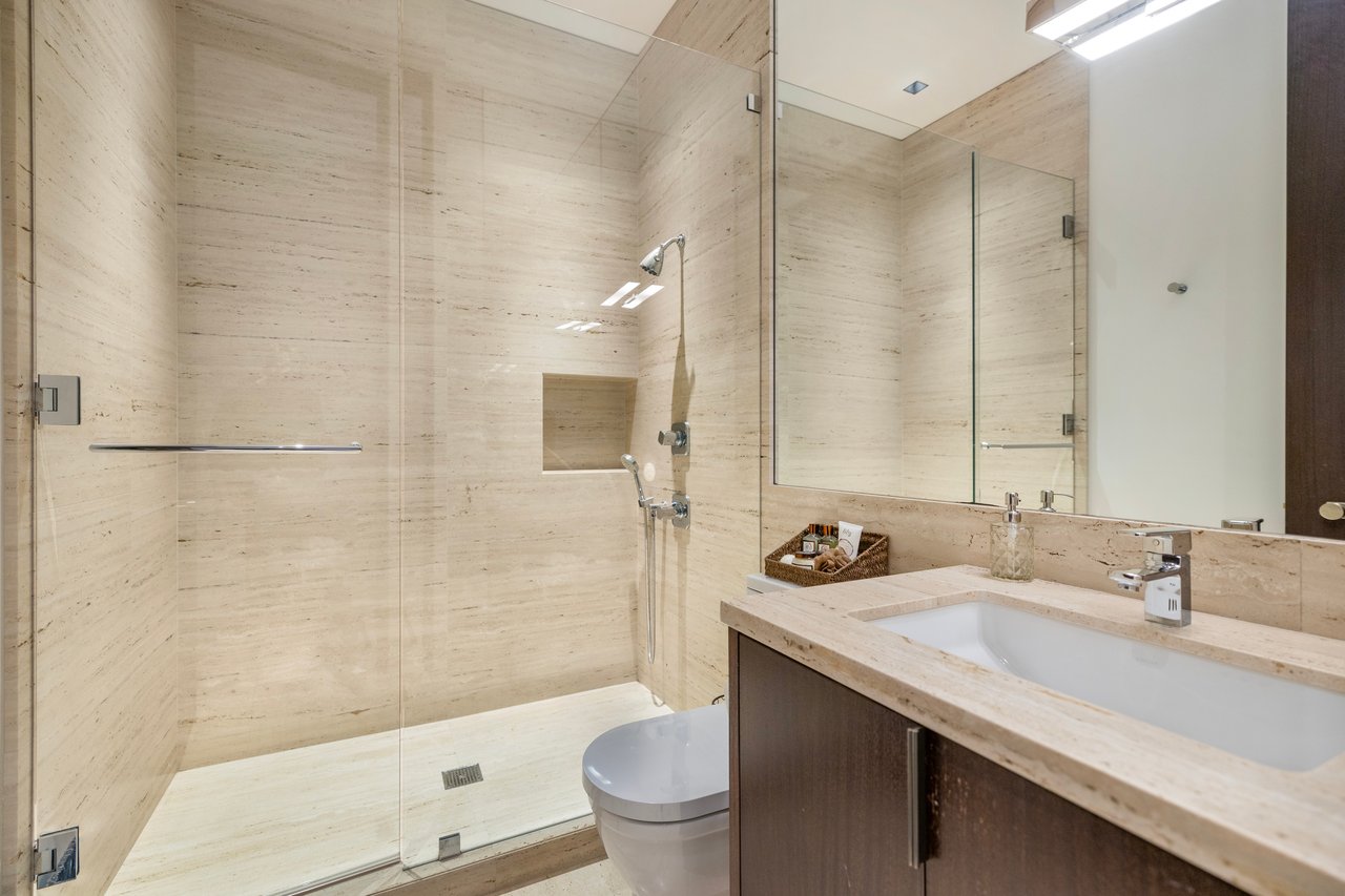1305 Collingwood Pl