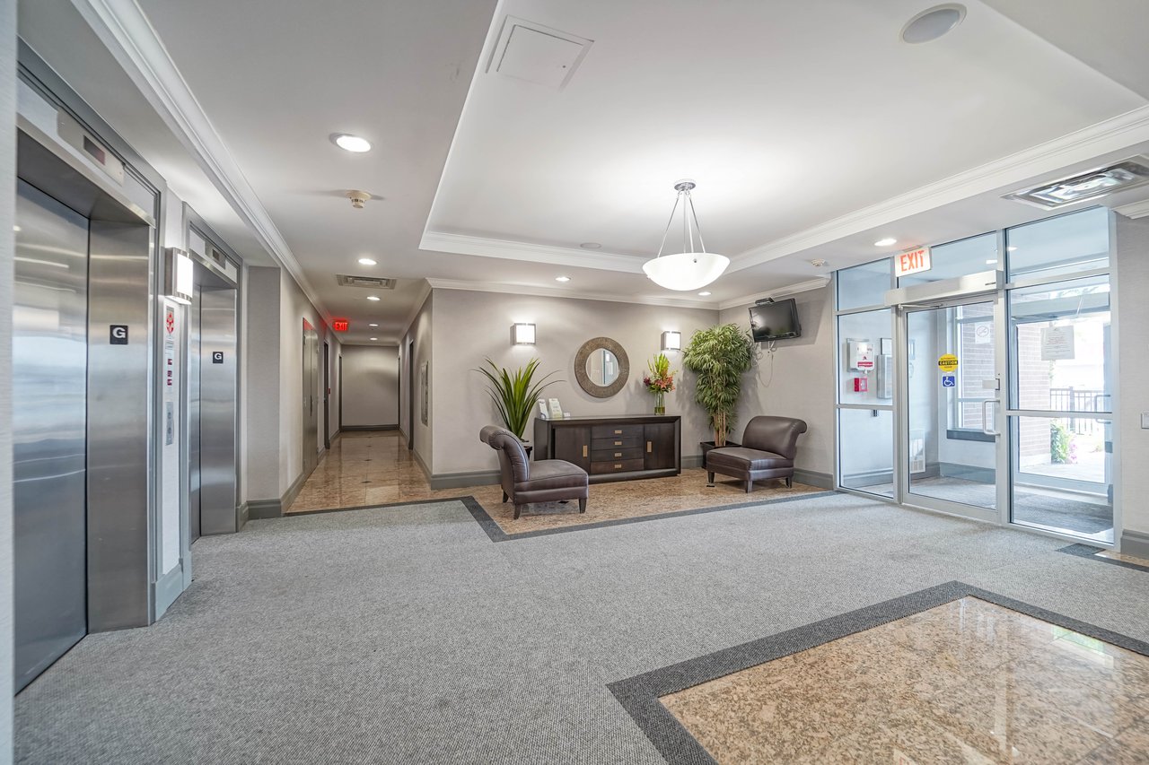 2772 Keele St 303