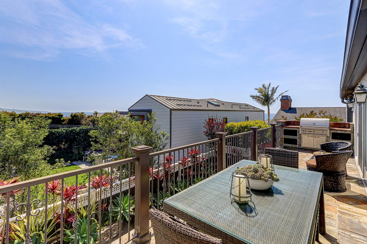 Hill Section View Home