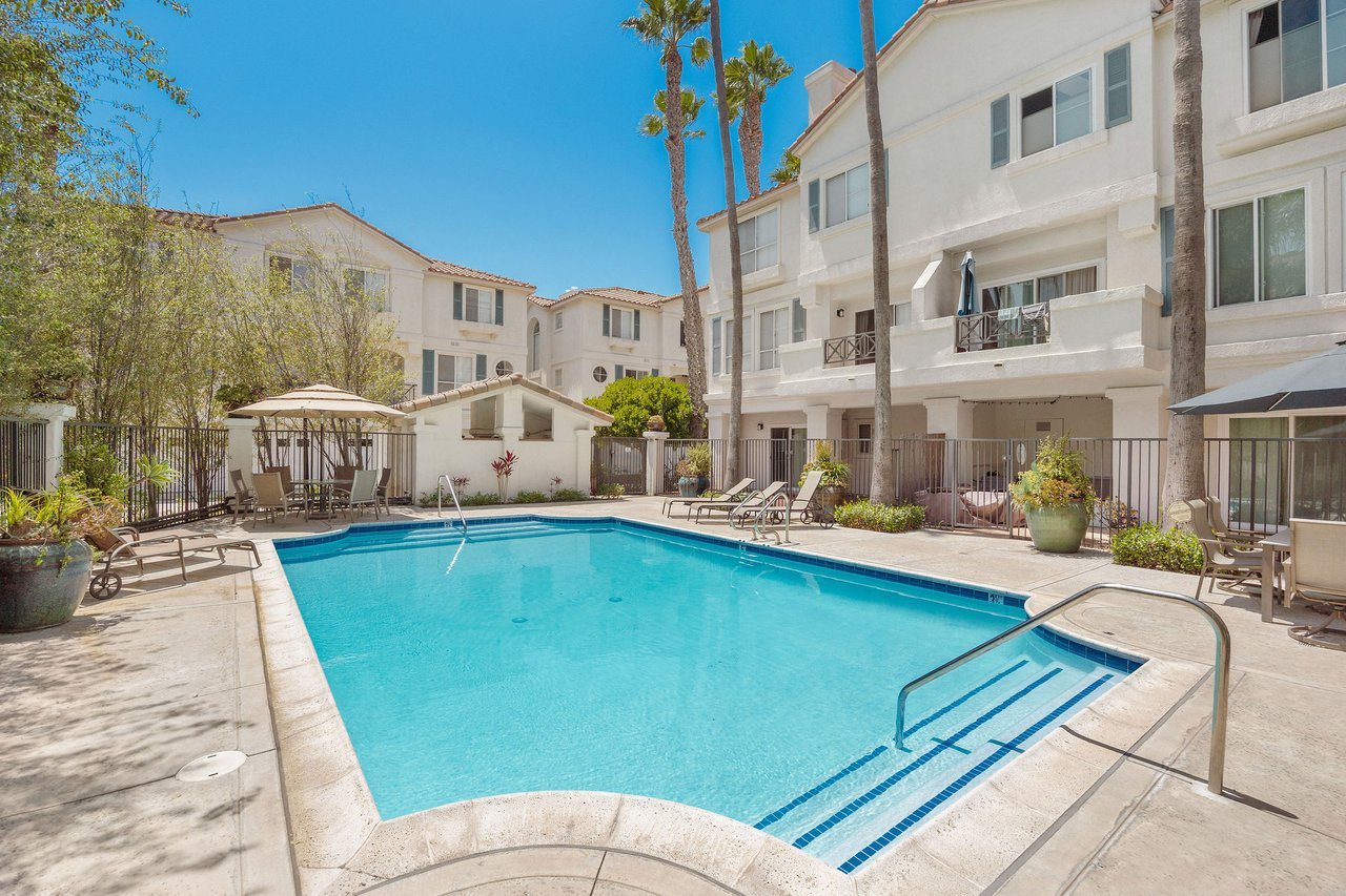 5439 Marine Avenue