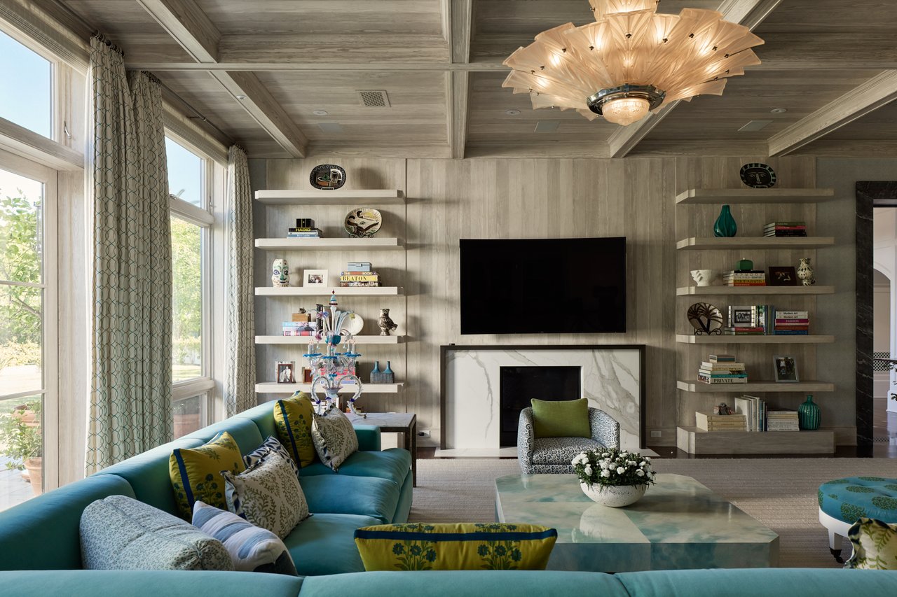 250 N Carolwood Dr, Holmby Hills