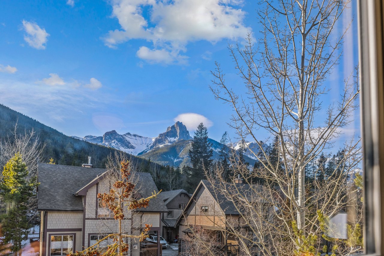 503 - 108 Armstrong Place