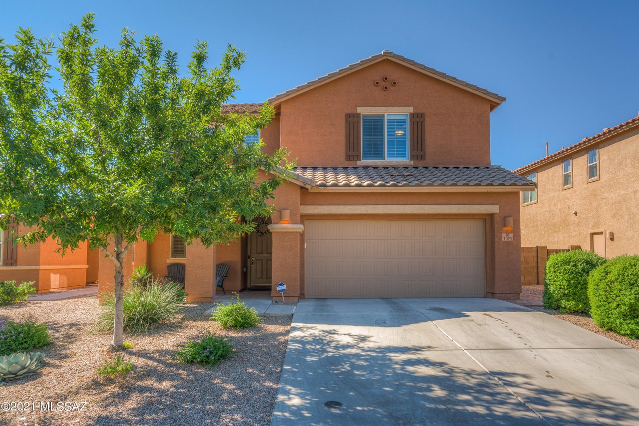 1079 W Garden Grove Dr