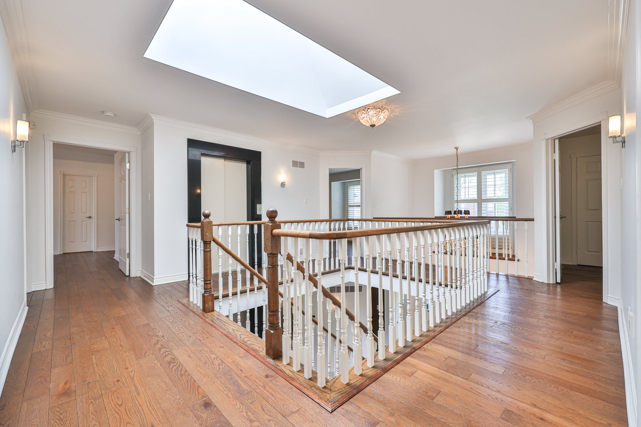 108 Whittington Place, Oakville
