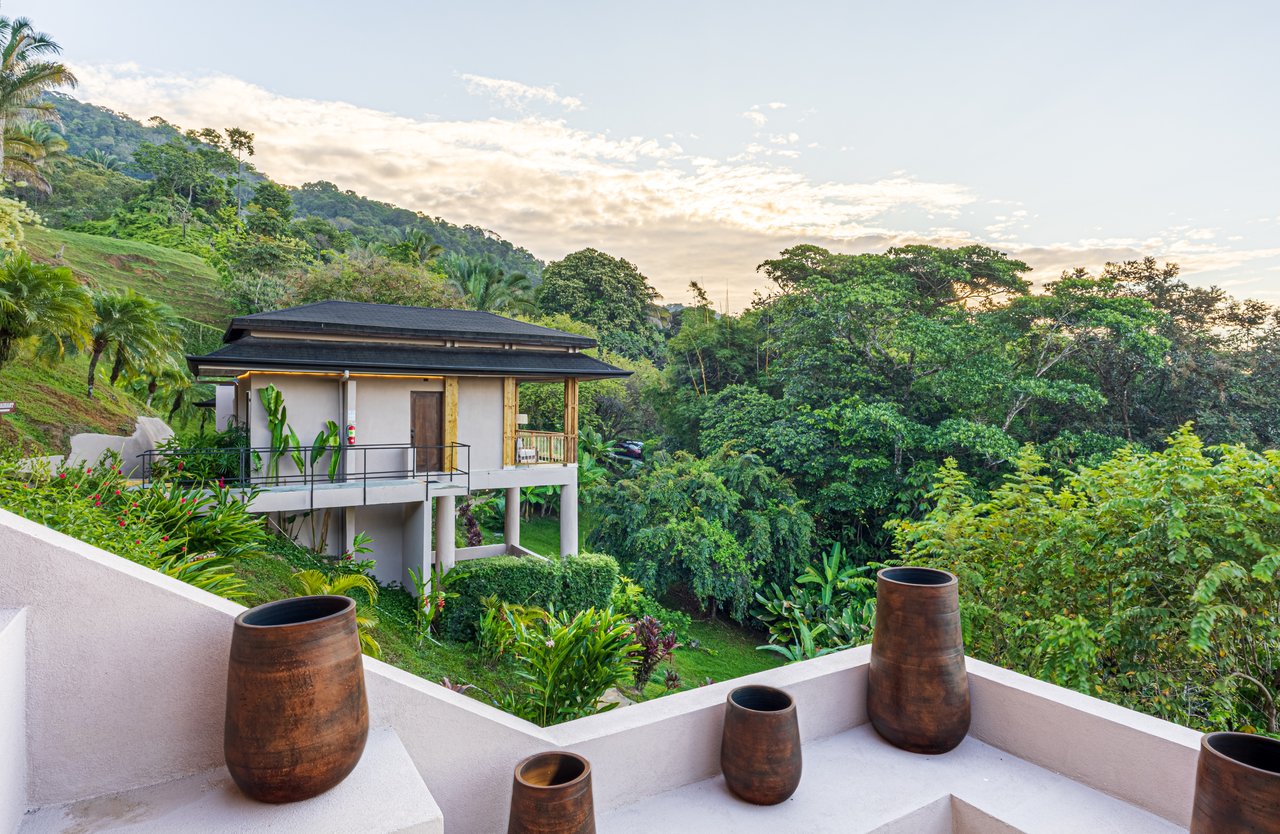 Luxury Hotel Boutique with Ocean Views | Walking distance to the beach | 13.2 Acres