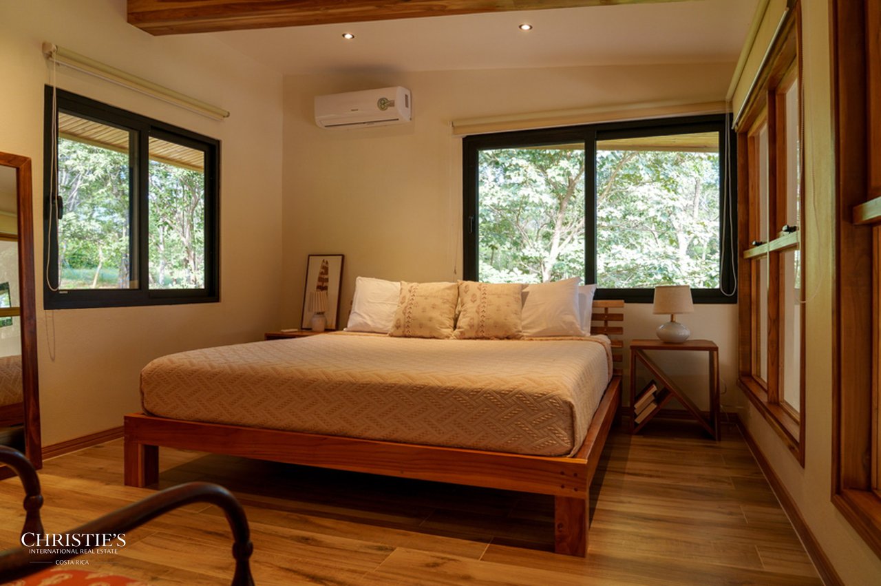 Tropical Villas Estate: A Unique Opportunity with 4 Private Villas