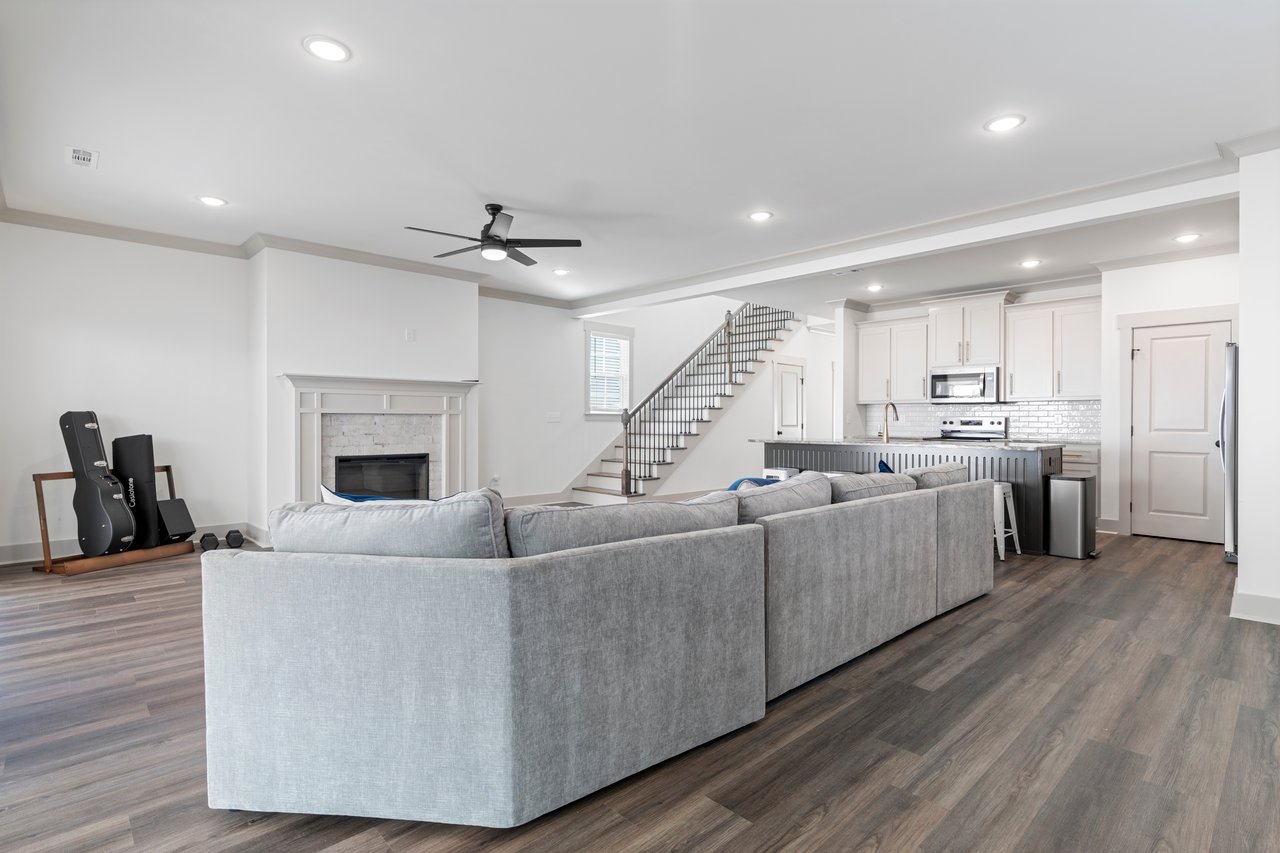 Stunning Like-New Home with Double Decks and Breathtaking Mountain Views