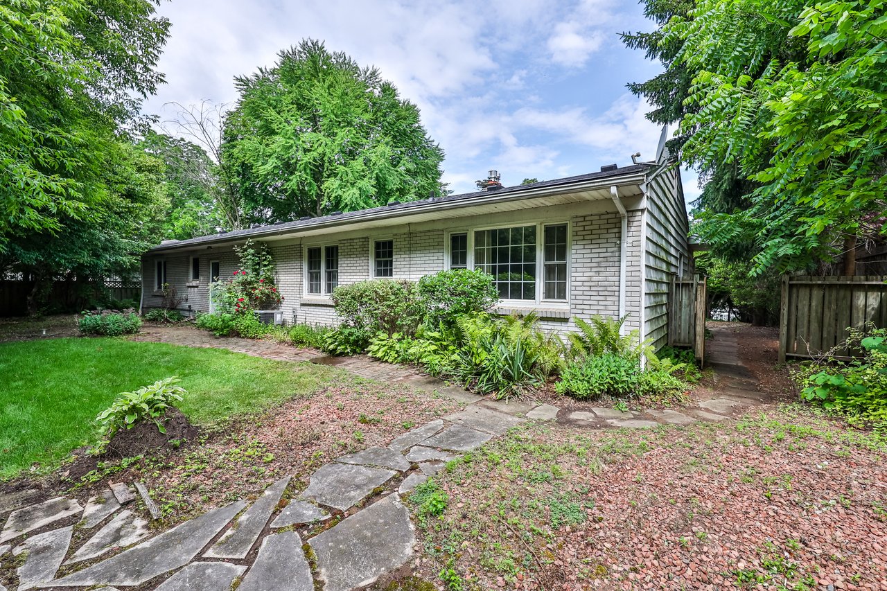 4312 Lakeshore Road, Burlington