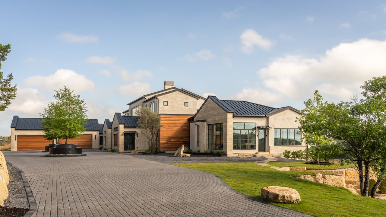 SPANISH OAKS ORGANIC MODERN