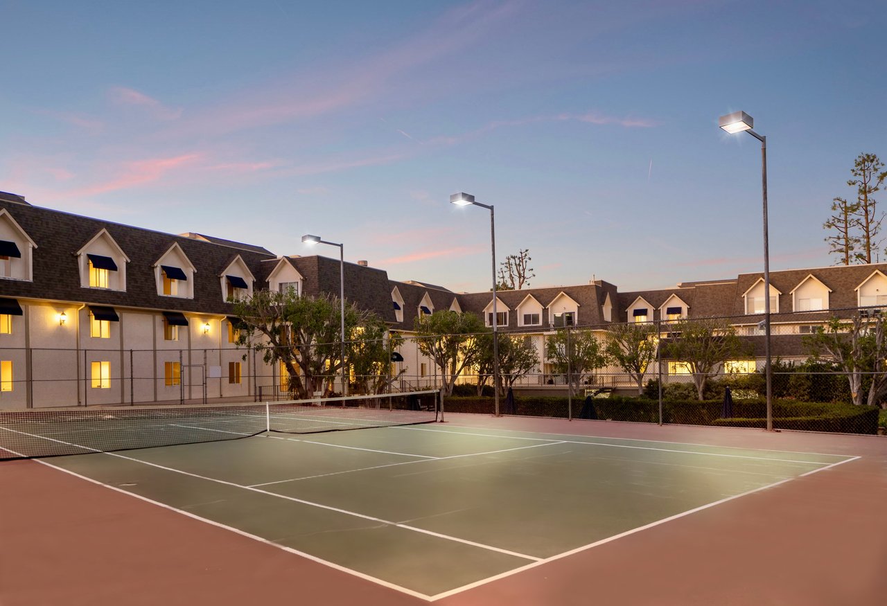 2385 Roscomare Rd Unit: D3, Bel Air 