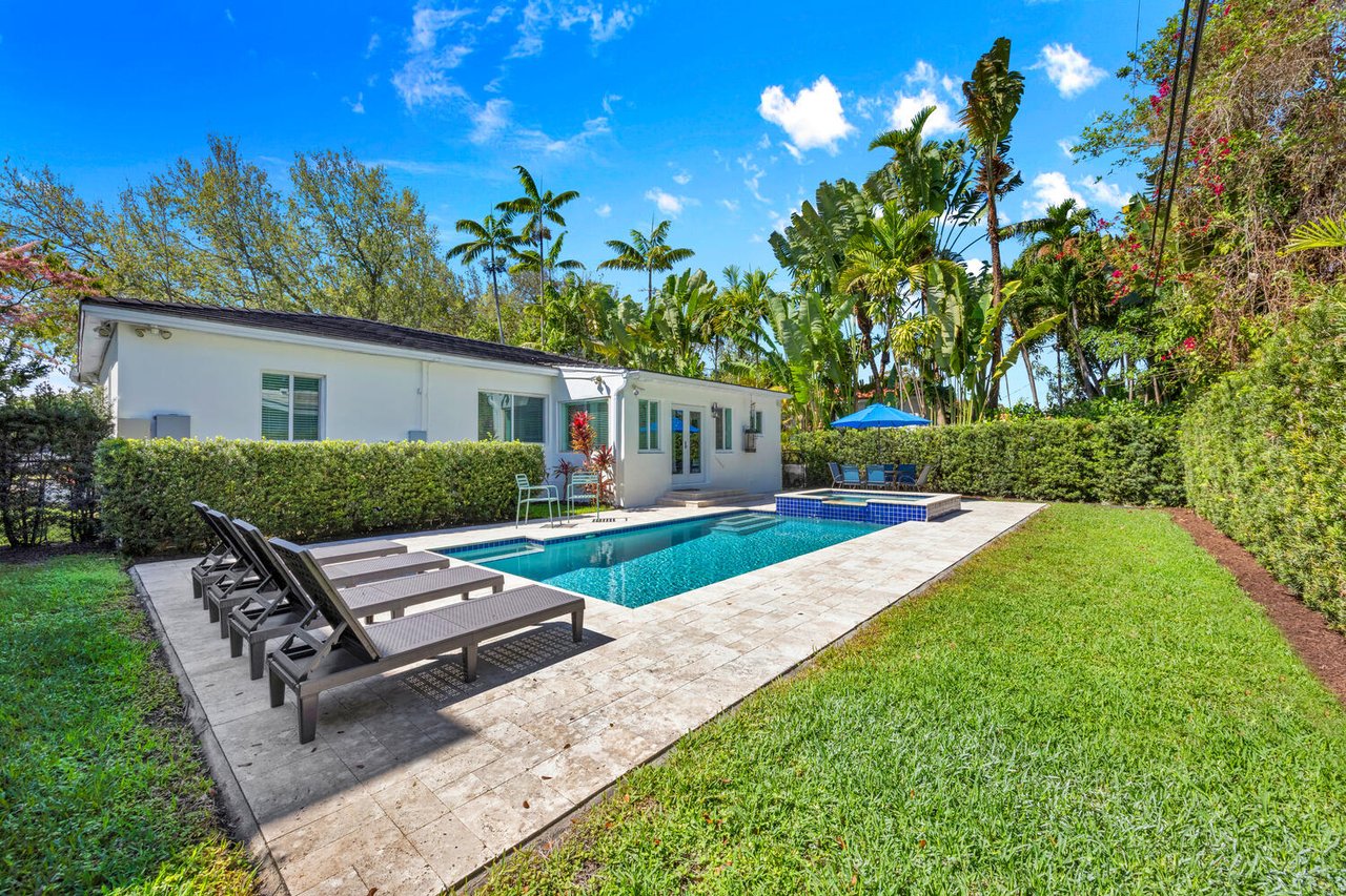 Charming Pool Home at 1005 Columbus Blvd