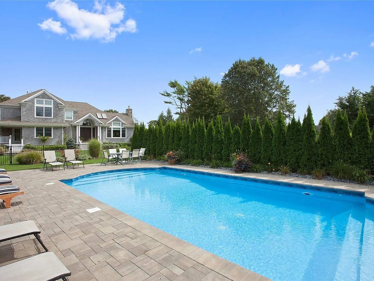 32C Honeysuckle Ln