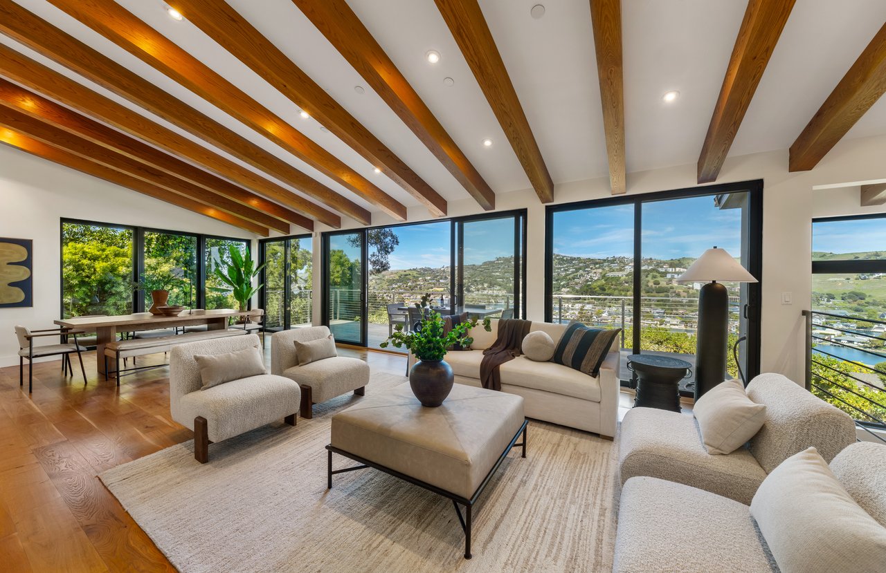 Contemporary Gem on Belvedere Island