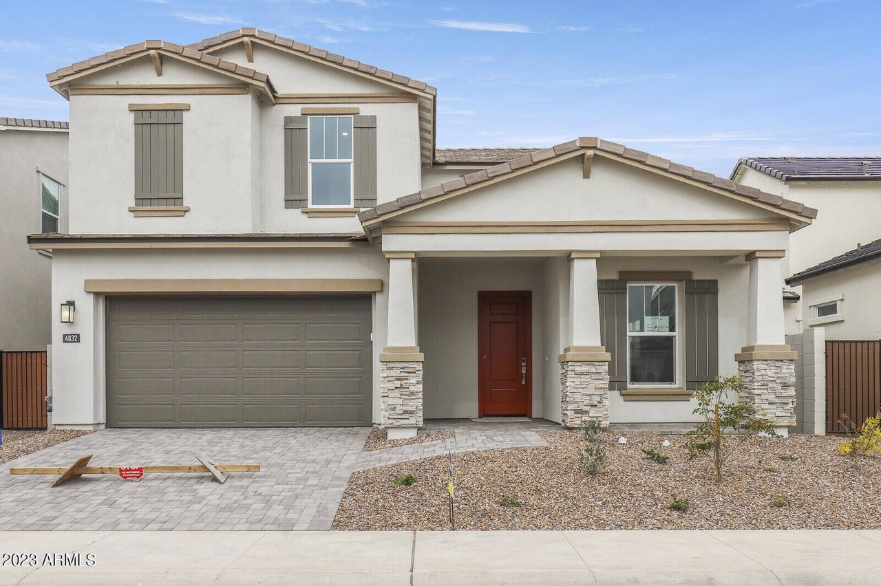 4832 E Muriel Dr