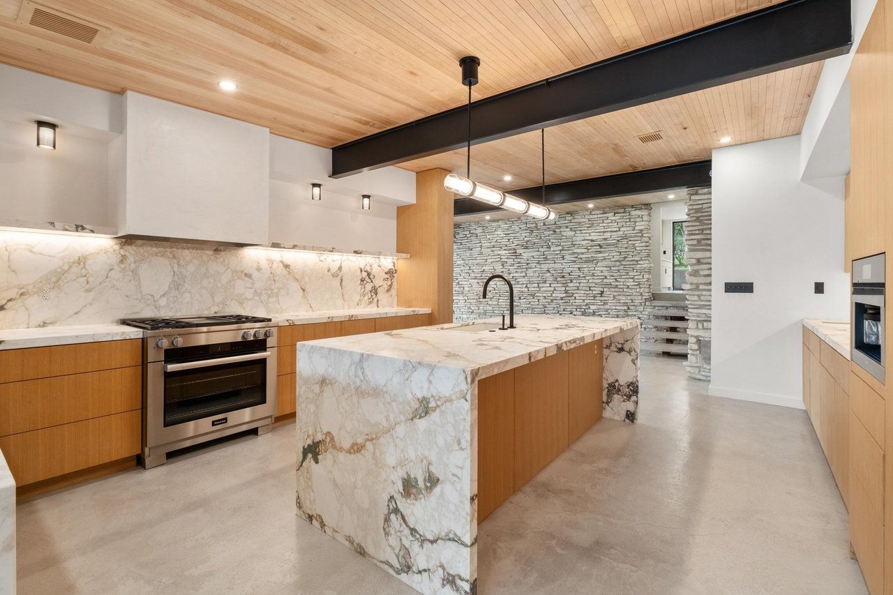203 Wildcat Hollow and 100 Redbud Trail