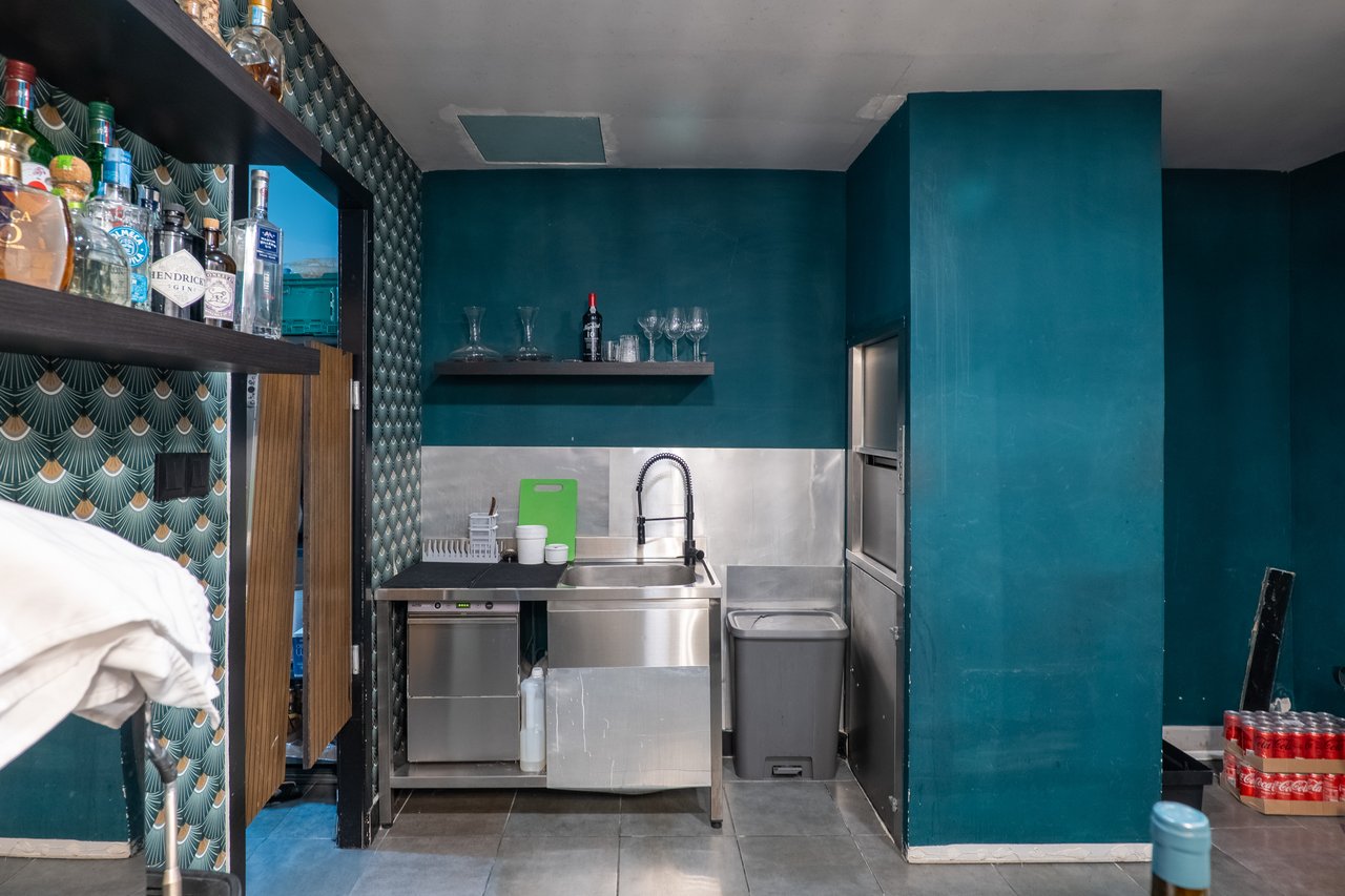 Prime Fine-Dining Restaurant Business Transfer (“Trespasse”) in Central Porto