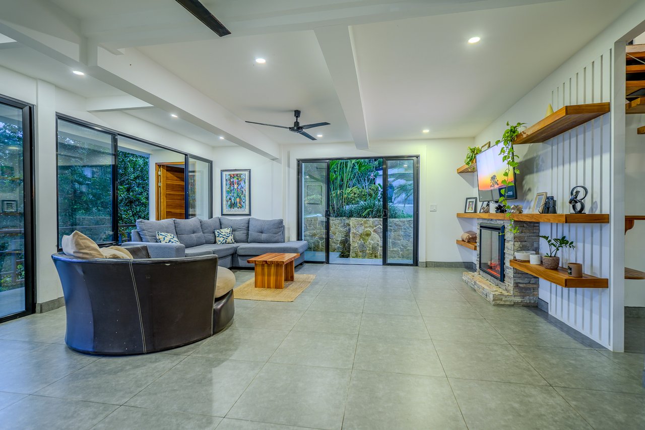 Casa La Roca, Whale's Tail 3 Bedroom Home In Uvita!