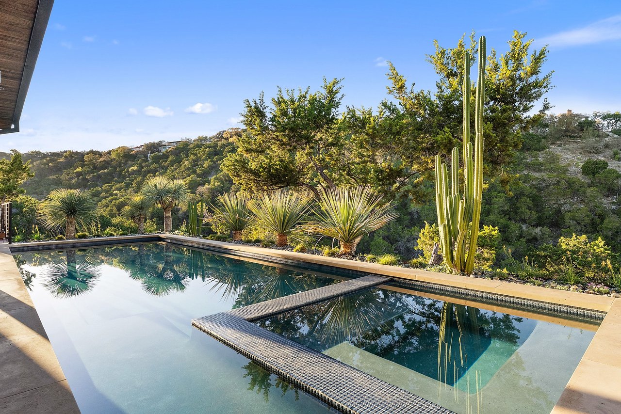 West Lake Hills Modern Sanctuary