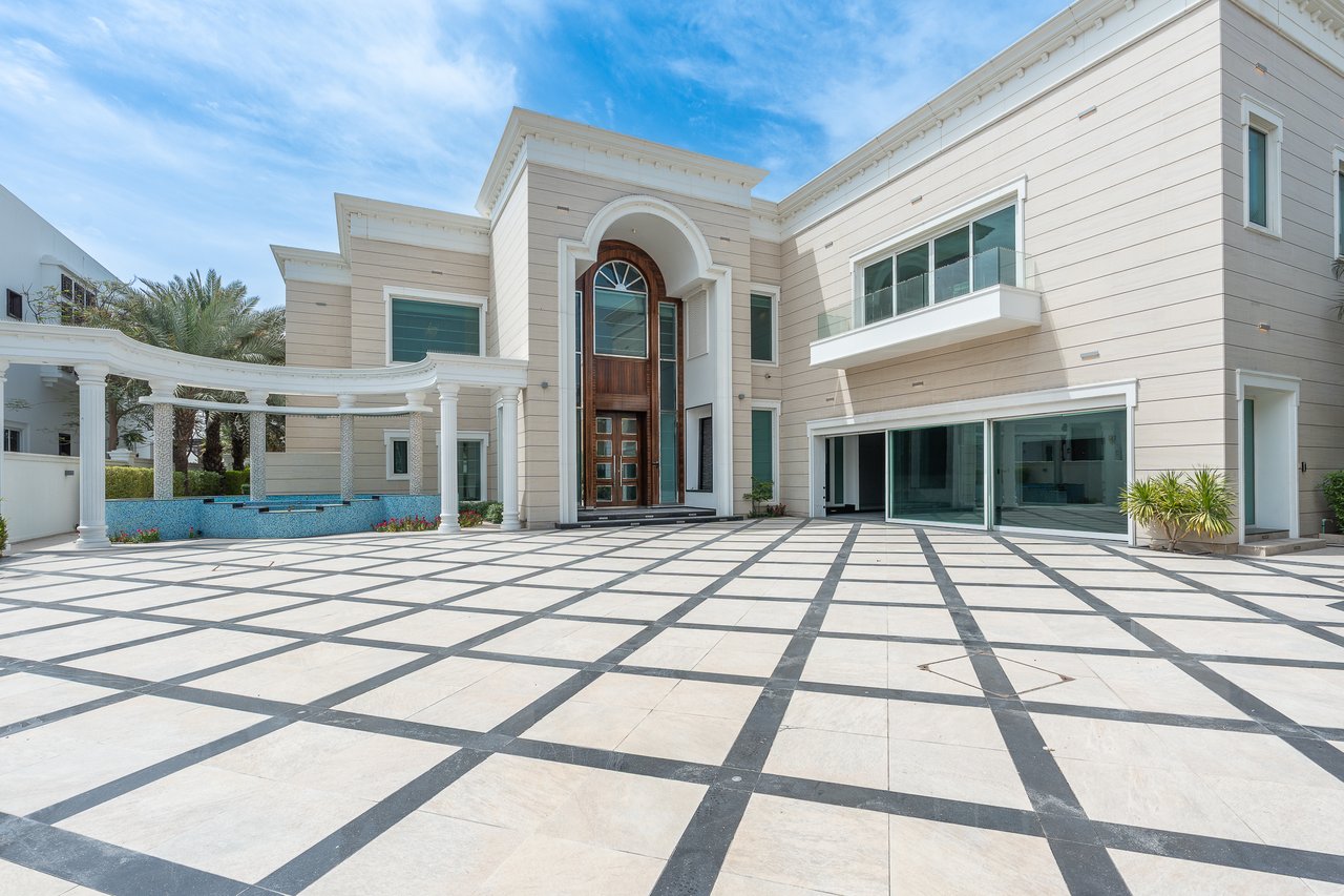 Emirates Hills Villa 