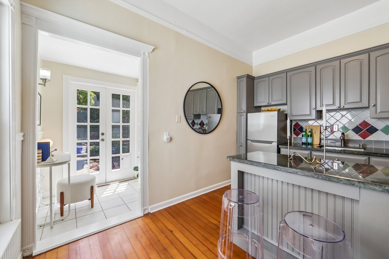 3855-A 18th Street