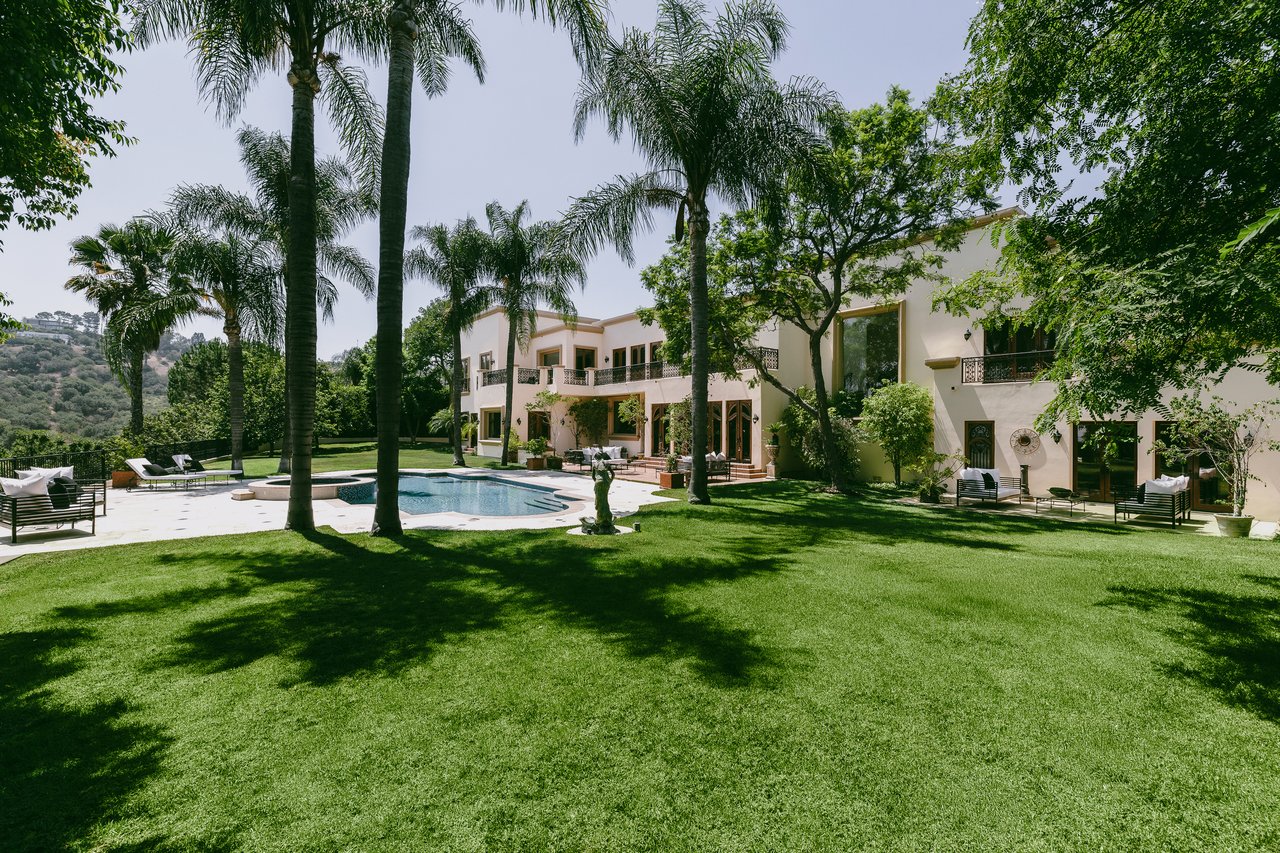 3364 Clerendon Rd, Beverly Hills 