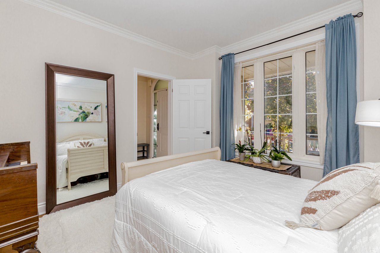 7108 Gablehurst Crescent