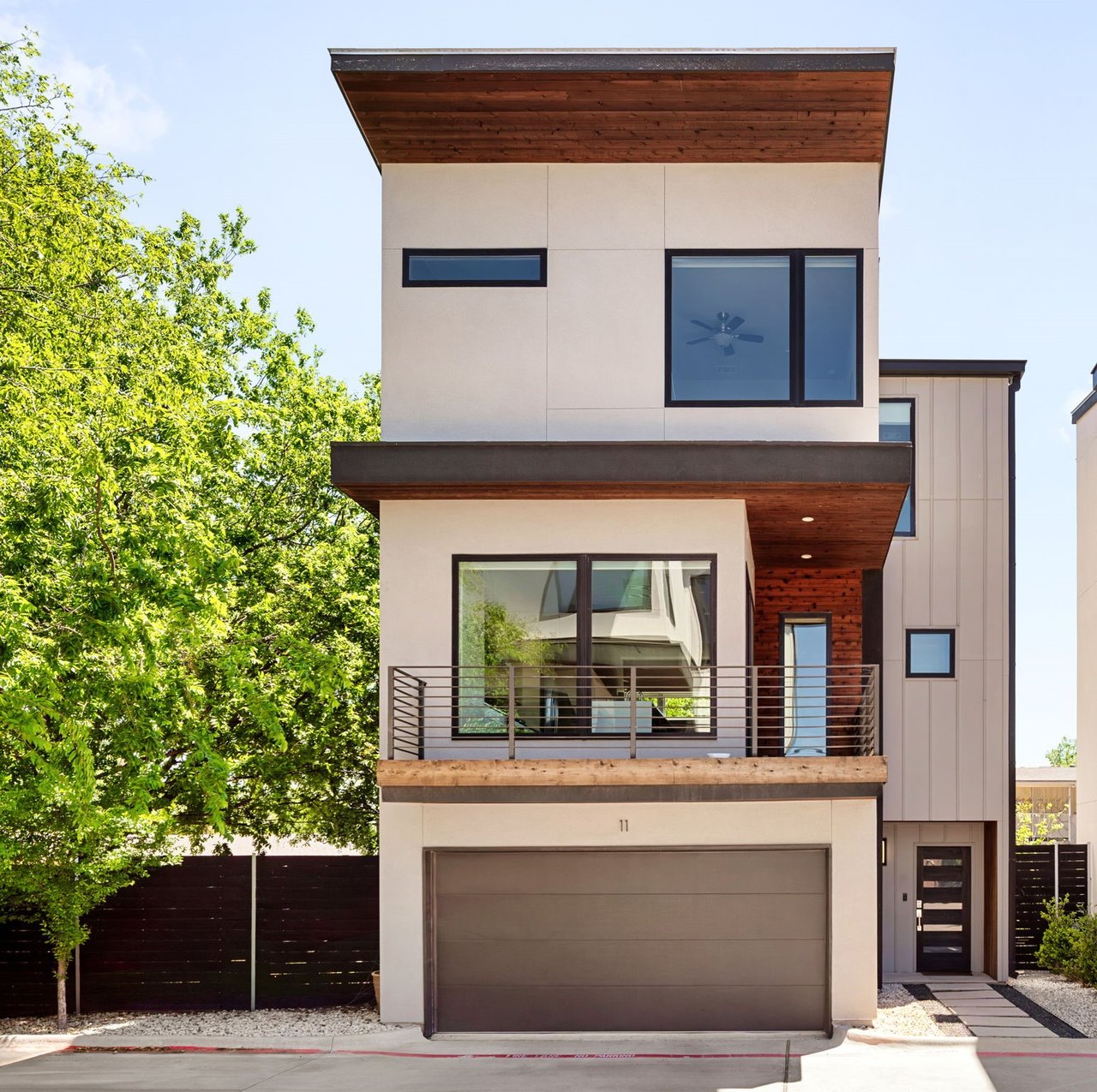 5605 Sunshine Dr #11