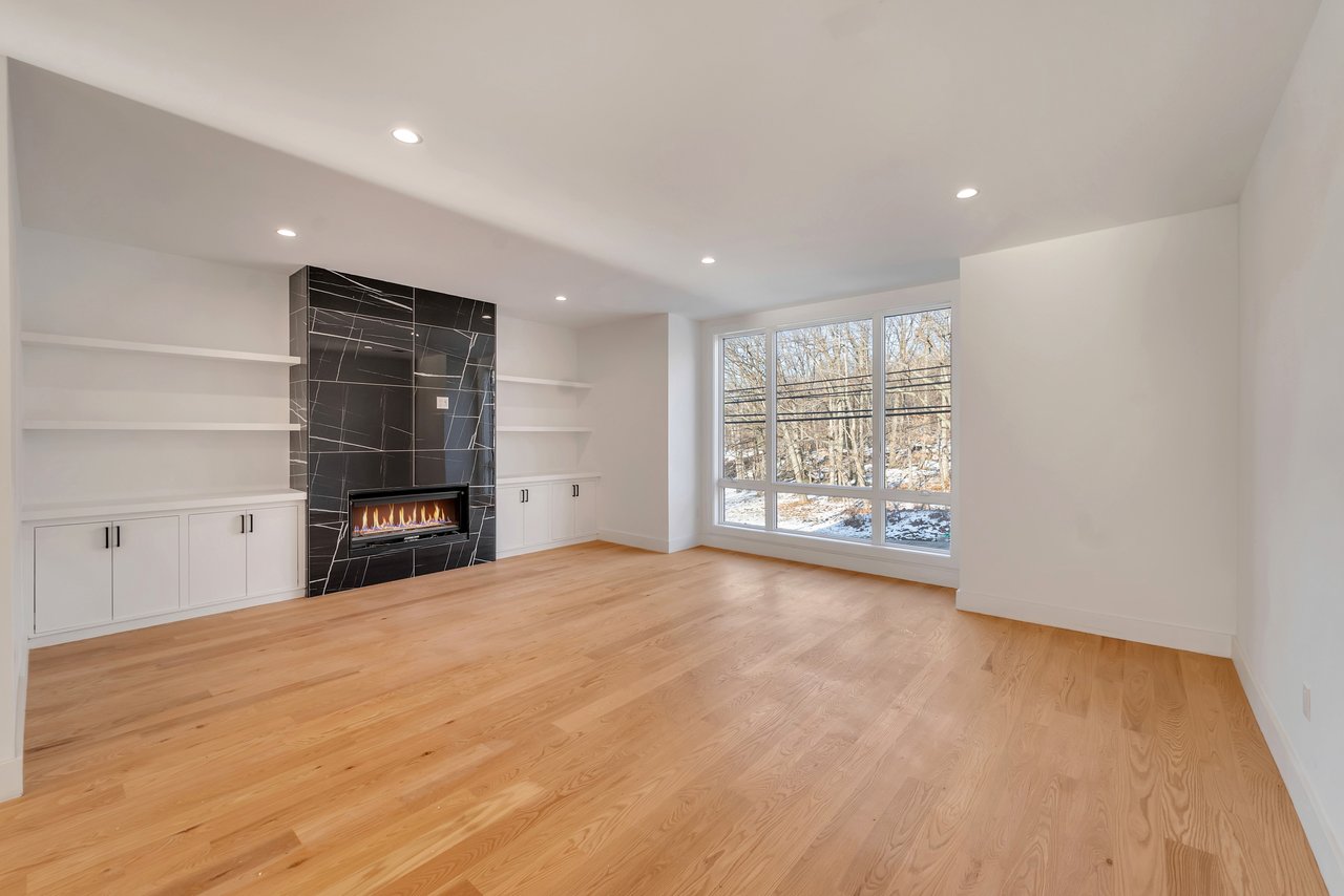 432 Stillwell Avenue B