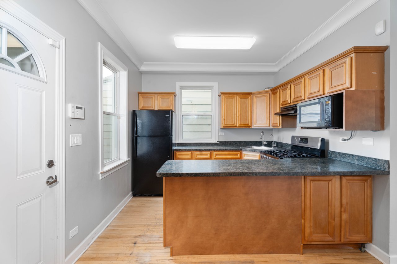 3823 N Albany Ave, CHICAGO, IL 60618