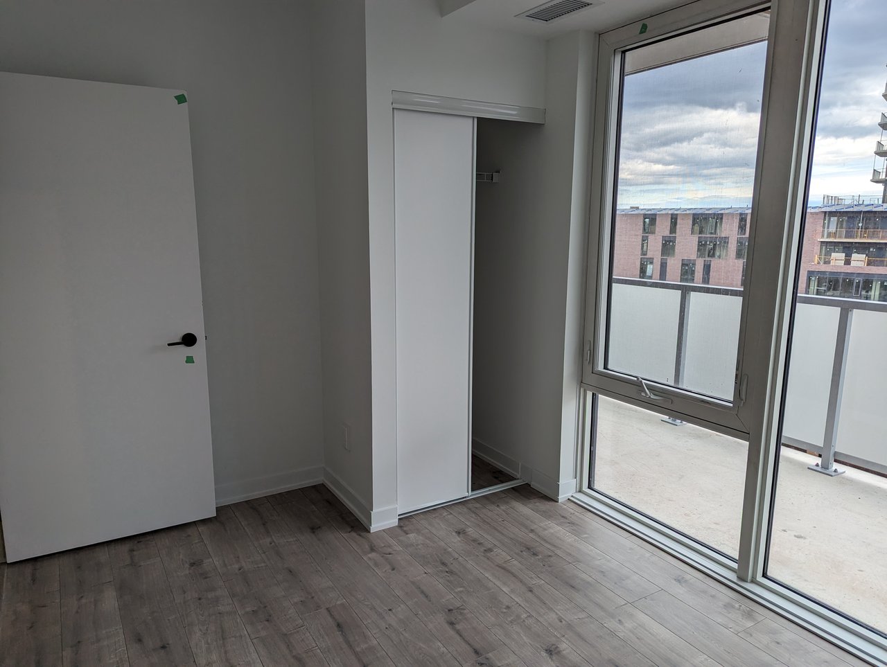447-215 Lakeshore Rd W