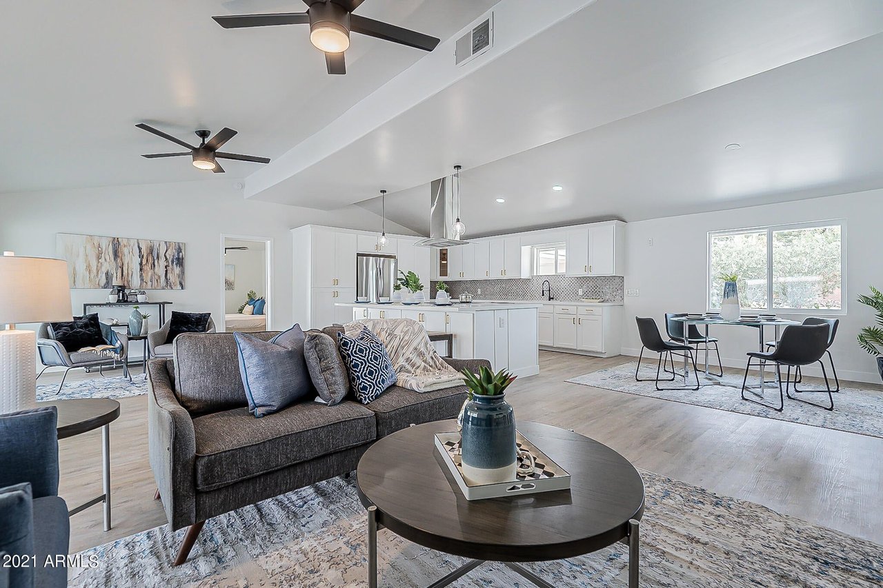 1202 W Bethany Home Rd