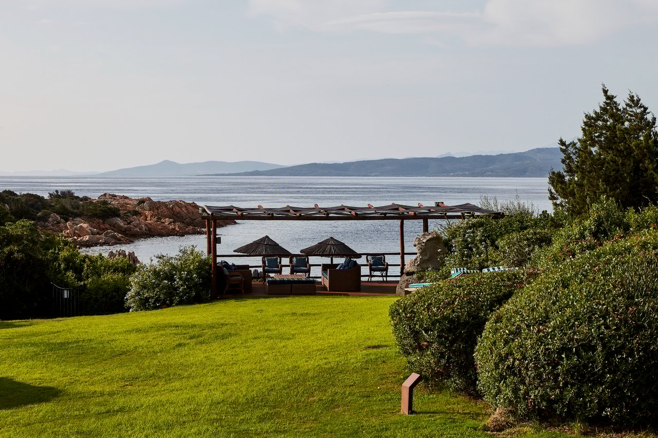 Breathtaking Beachfront Vacation Villa