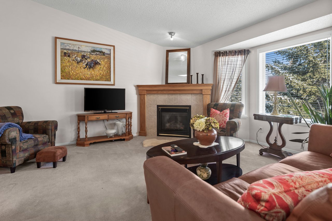 180 Valley Ridge Heights NW